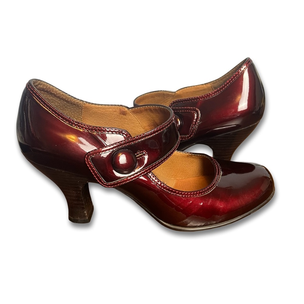 Söfft - Women's Fiorenza Burgundy Patent Leather Mary Jane 2" Heels - Sz. 7W